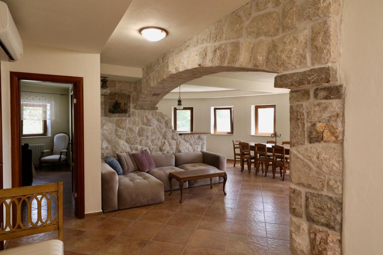 Mountains Villa Near Budva Exterior photo