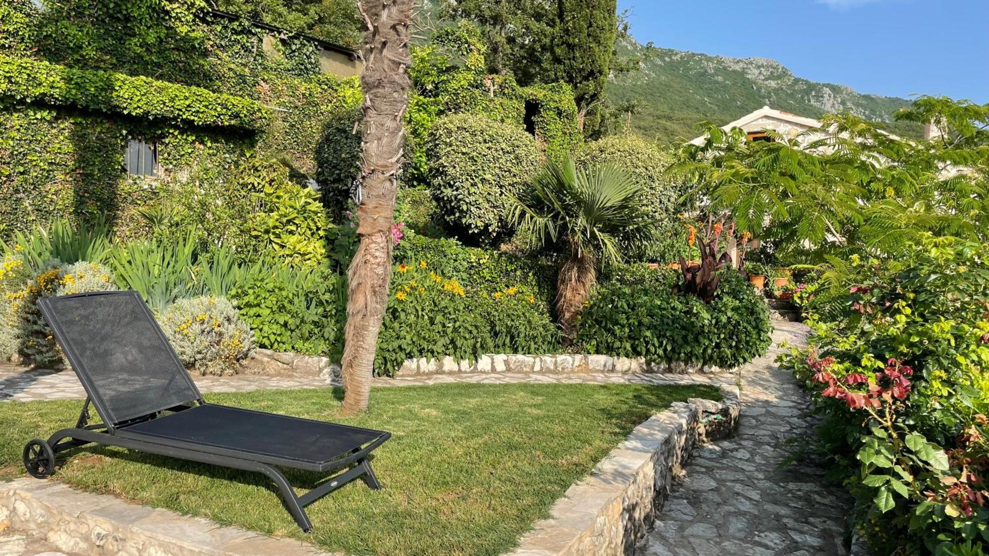 Mountains Villa Near Budva Exterior photo